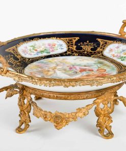 Coupe en porcelaine et monture en bronze doré, XIXème siècle