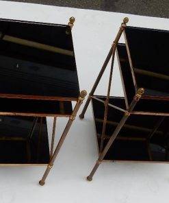 1950/70′ Paire d’Étagères en Laiton à 3 Niveaux Maison Baguès Plateaux Opalines Noires
