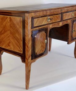 Bureau à caissons en bois de Rose et Palissandre d’époque Transition Louis XV-Louis XVI
