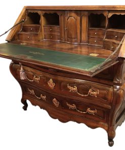 Commode Bordelaise dite scriban en noyer et acajou époque Louis XV