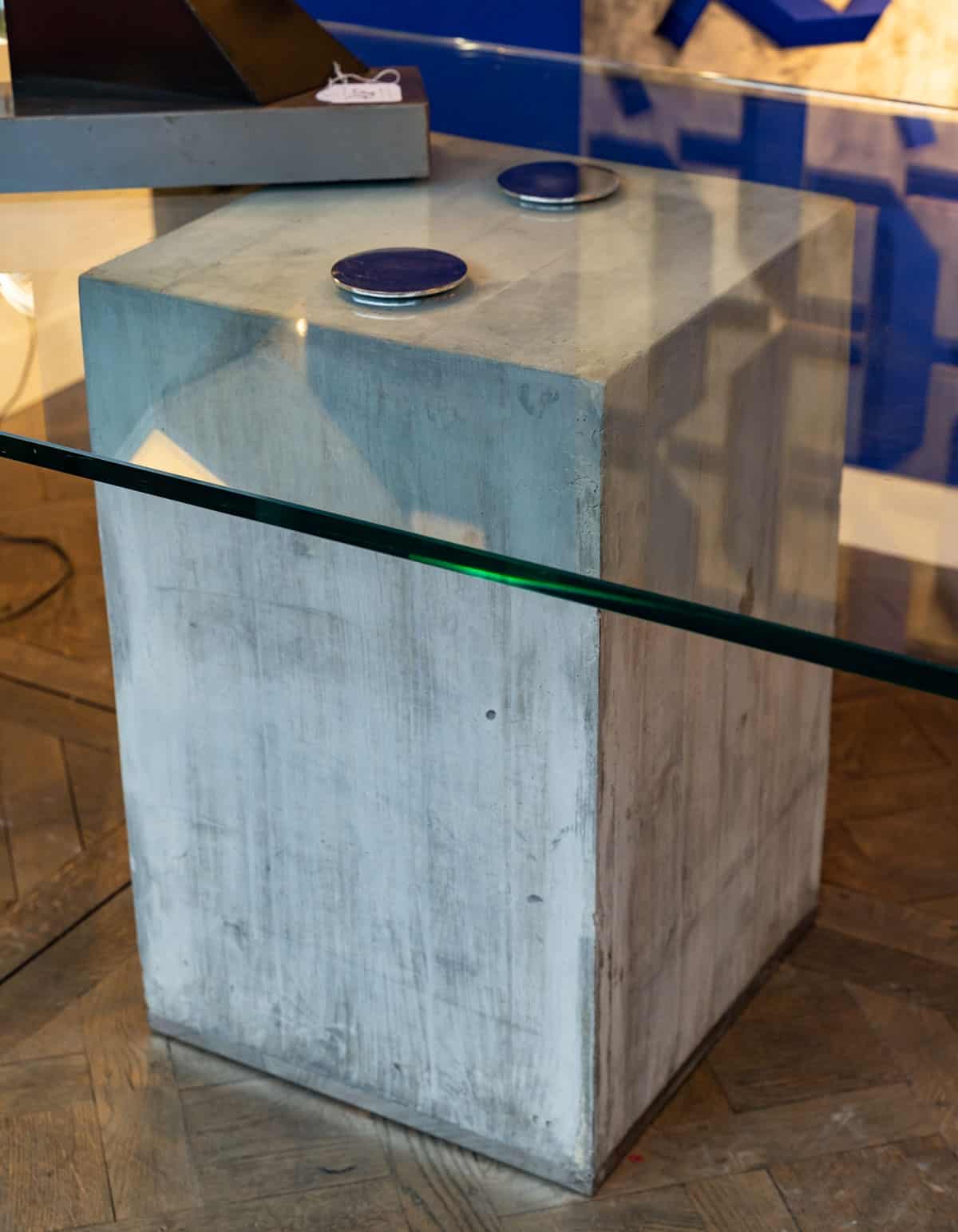 Sergio & Giorgio Saporiti, Table – ou bureau – en béton, années 1970 - Image 2